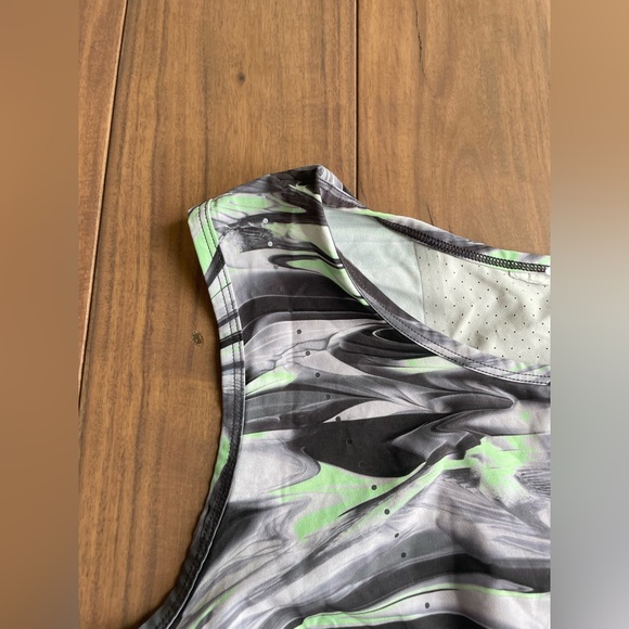 Lululemon Swift Ventilated Running Tank Top M - Picture 4 of 11